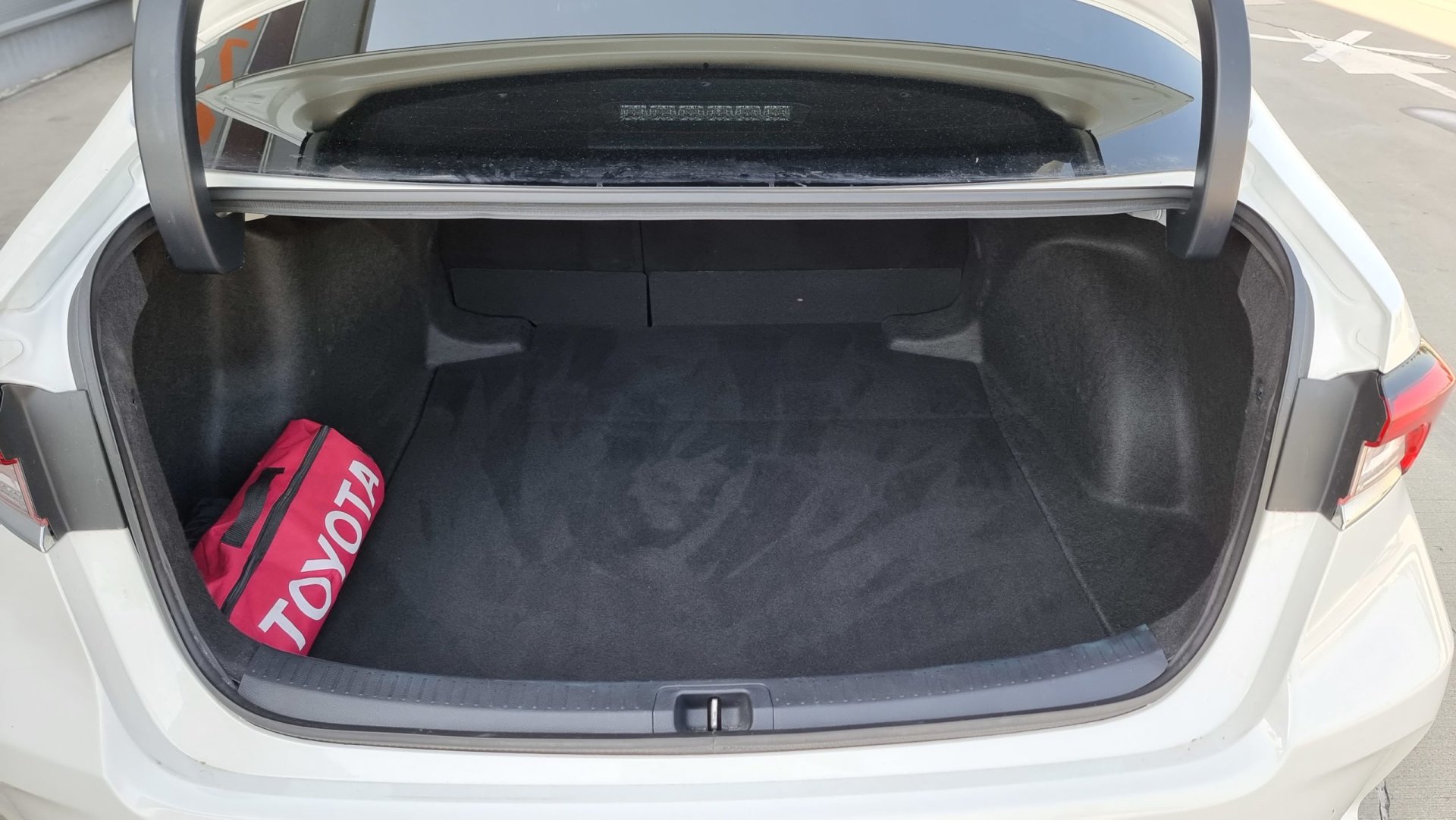 Toyota Corolla Sedan